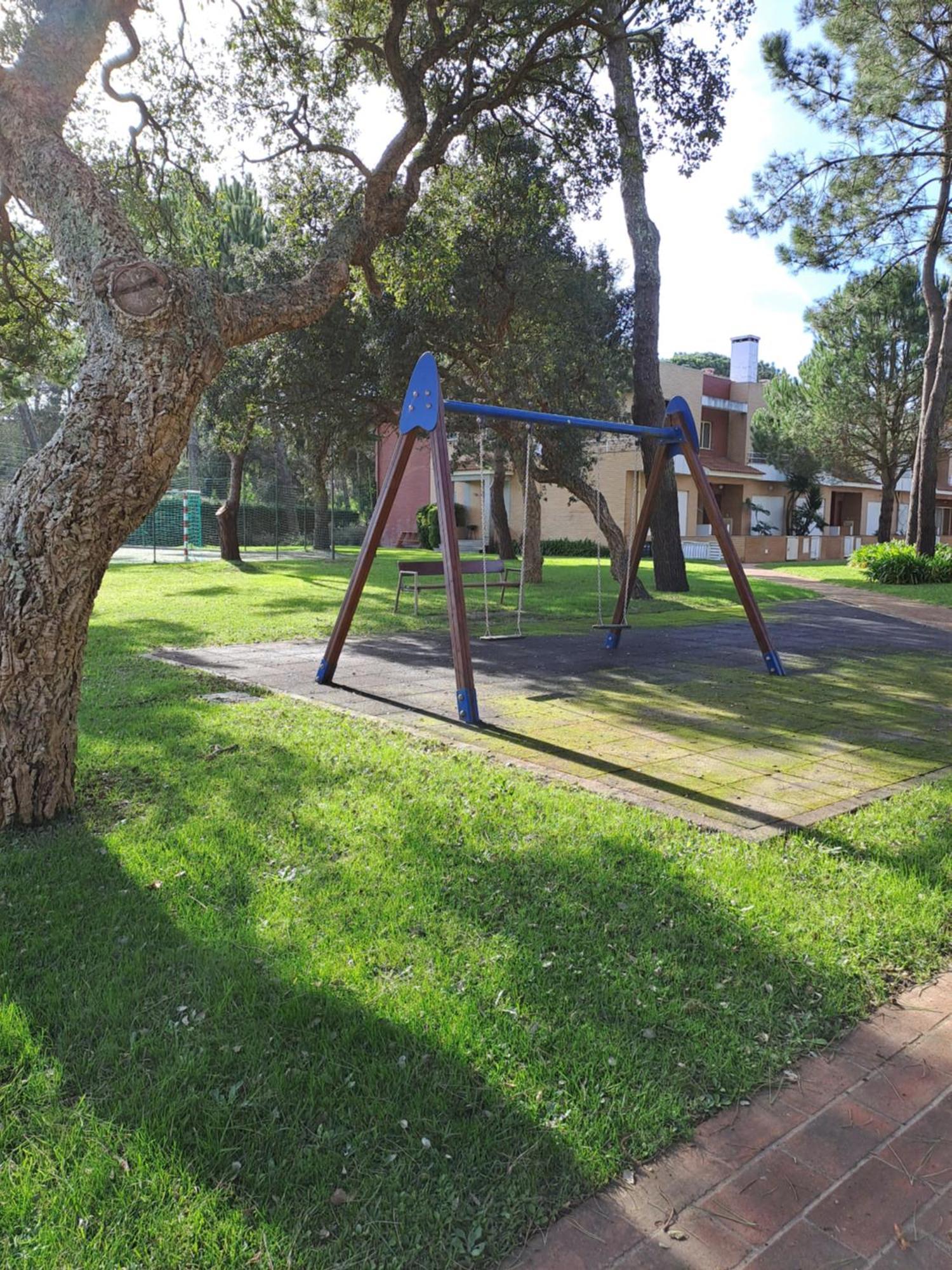 Little Paradise Al -