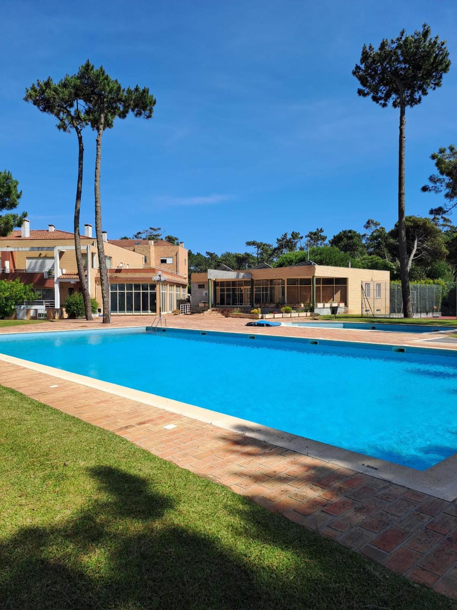 Little Paradise Al -